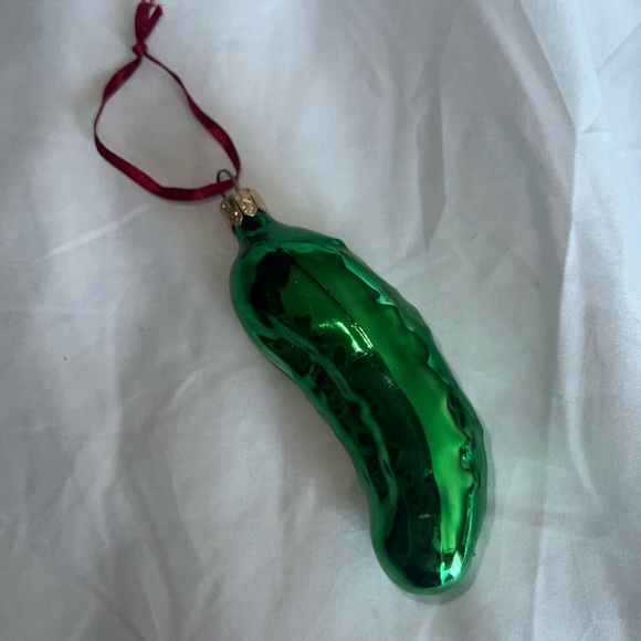 Christmas Pickle Tree Ornament, Shiny Glass Blown Green Pickle Hanging Ornament - Picture 1 of 5